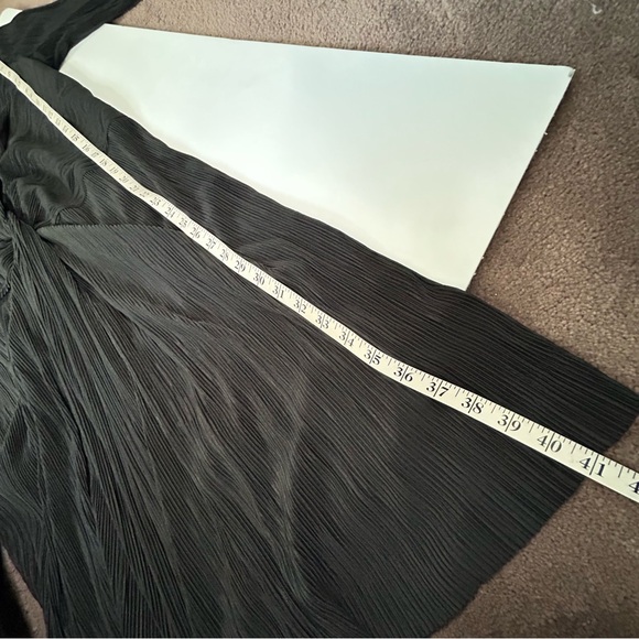 Black Eloquii Front Tie Long Sleeve Dress - Picture 10 of 12